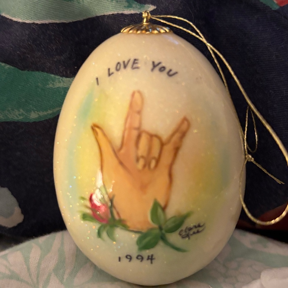 I Love You Language ,Ornament Hand Crafted Real Eggshell
Вy,Clara Lee .Hen Egg